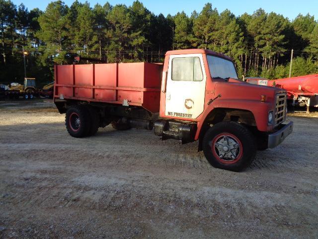 low miles 1982 International 1600 truck