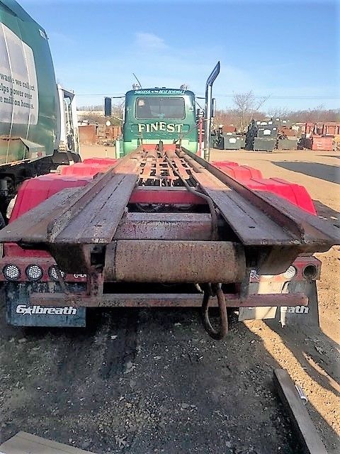 roll off container 1987 Mack 690sx truck