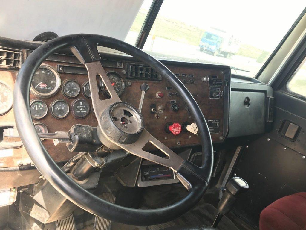 strong 1987 Peterbilt 377 dump truck