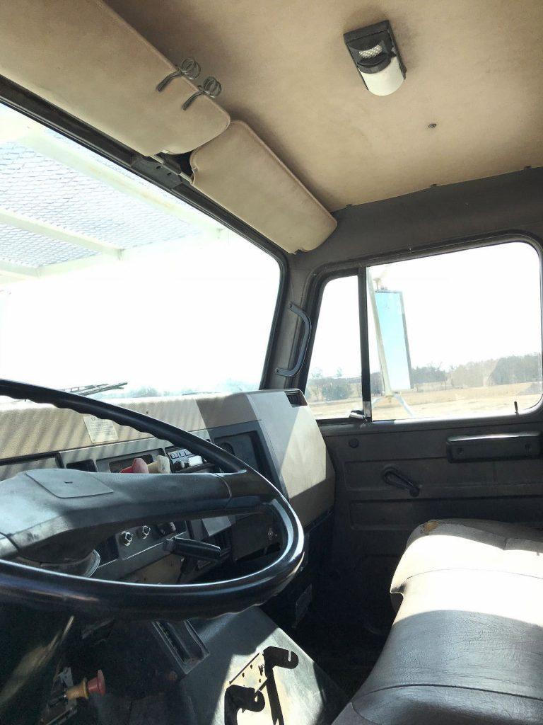 great shape 1992 International 4900 truck