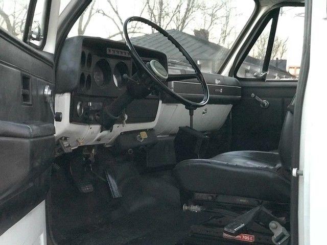 low miles 1989 GMC 7000 Equipment Hauler truck