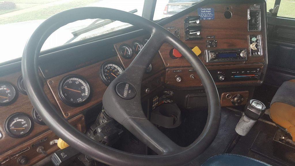 new parts 1994 Freightliner FLD120 truck