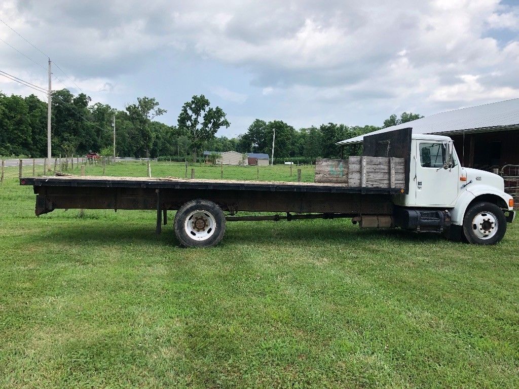 great hauler 1997 International 24ft Flatbed truck