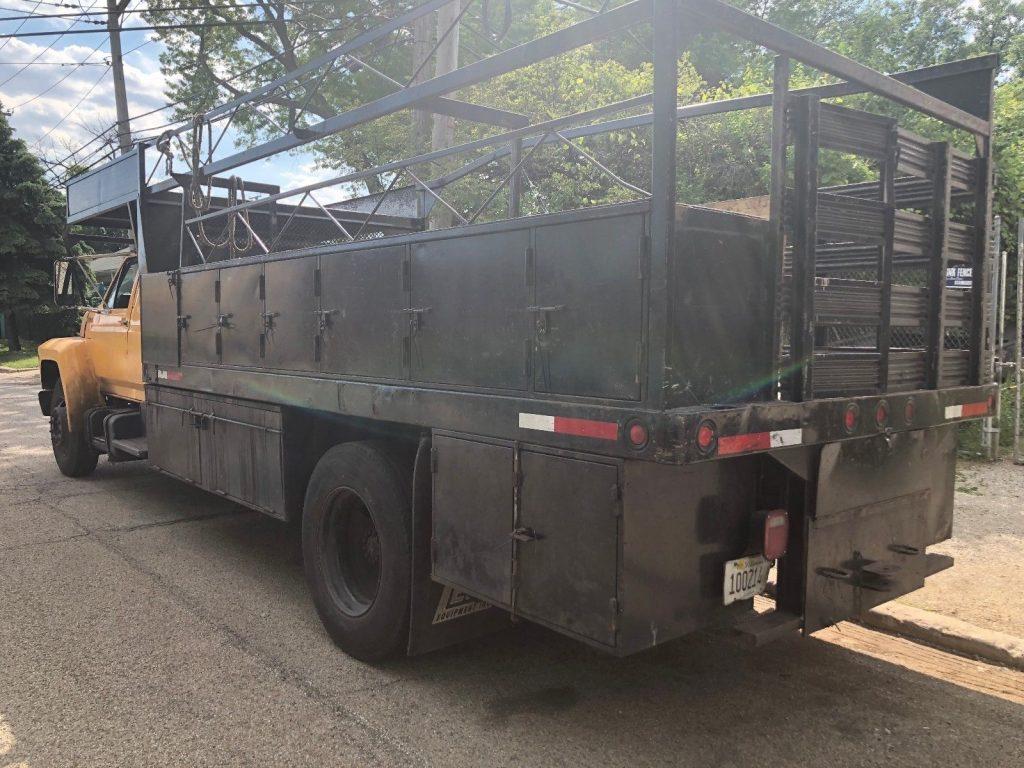 low mileage 1995 Ford F800 truck