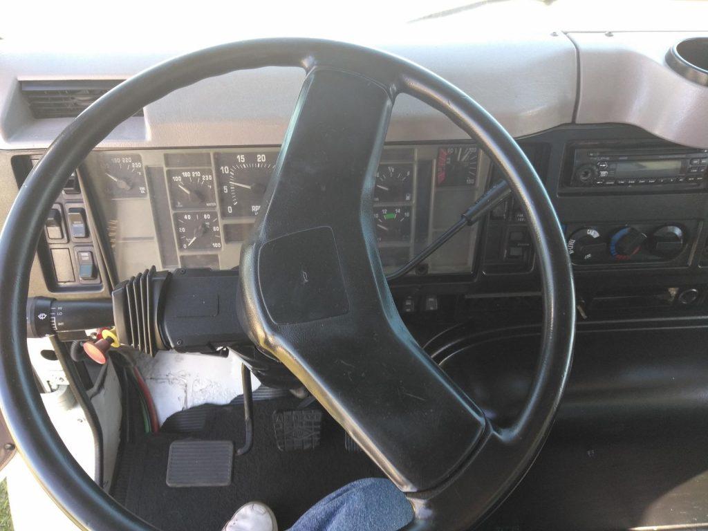 ready to work 1997 International 8300 Tandem Knuckleboom truck