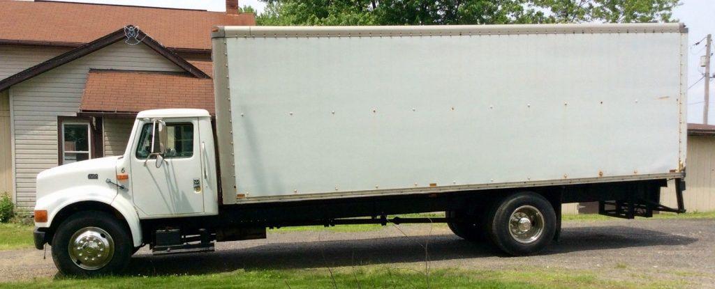 WELL MAINTAINED 1996 International 4700 truck