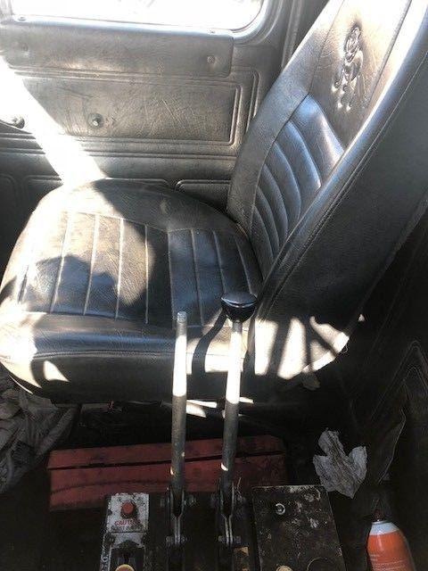 clean 1998 MACK RD690S tri axle truck