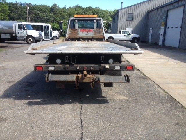 needs new tires 1997 International 4700 truck