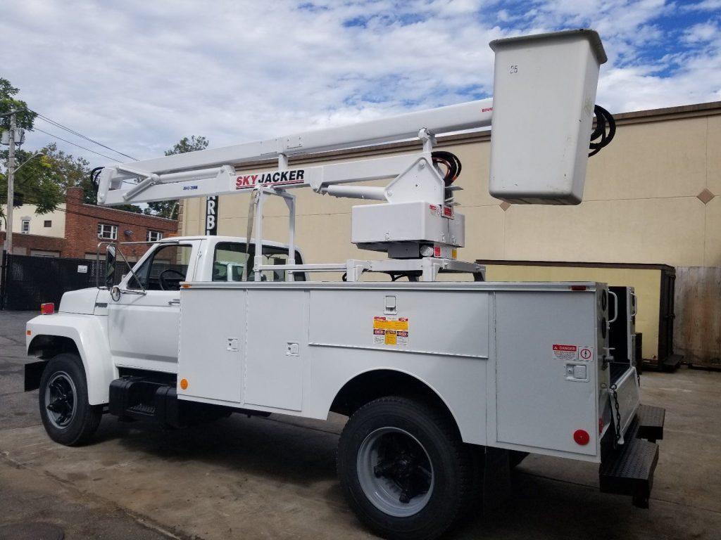restored 1987 Ford F600 truck