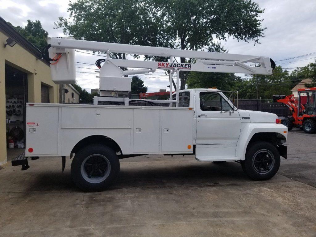 restored 1987 Ford F600 truck