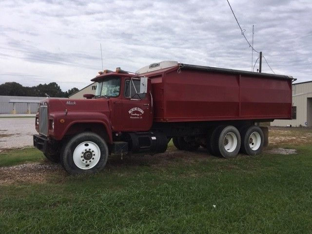 stretched 1986 Mack R686ST dump truck