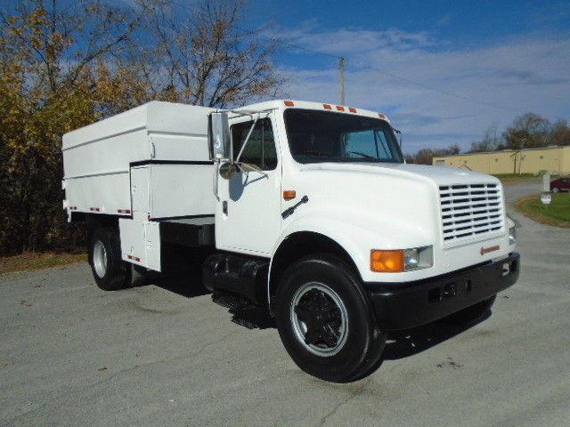 clean 1990 International 4700 Chipper DUMP Truck
