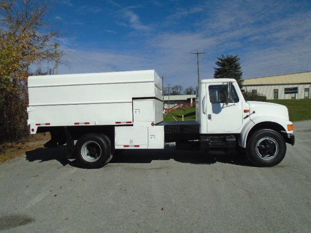 clean 1990 International 4700 Chipper DUMP Truck