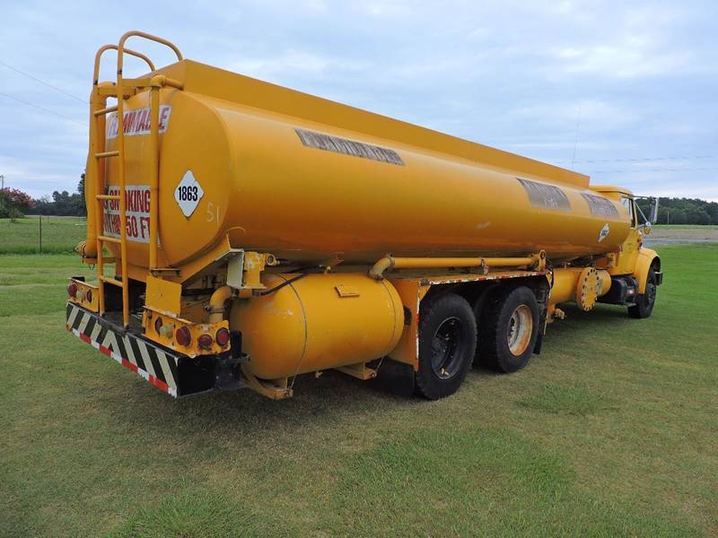 low miles 1993 International 4300 truck