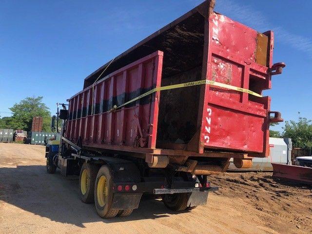 well maintained 1996 Mack RD 690 S truck