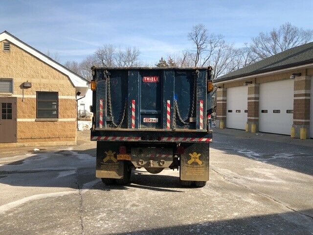 lightly used 1998 International 4700 truck