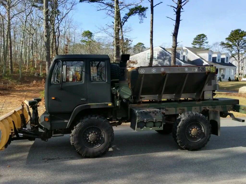 low miles 1997 Stewart & Stevenson M1078 Army Plow Truck