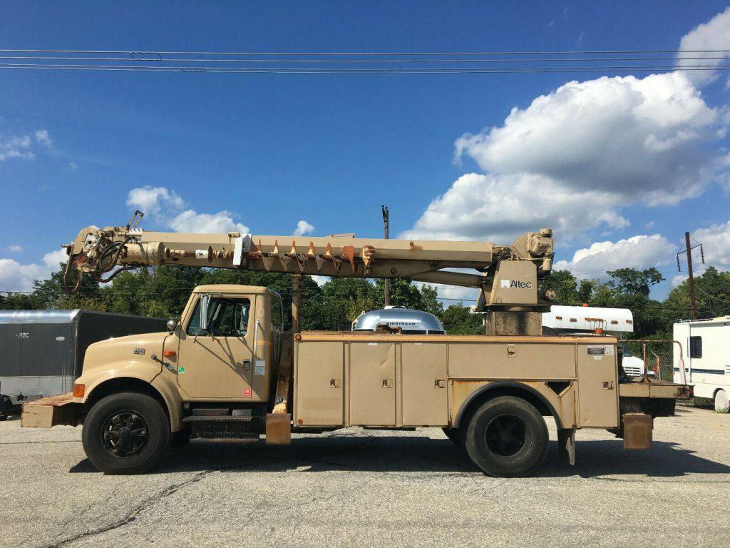 low original miles 1998 International 4900 truck