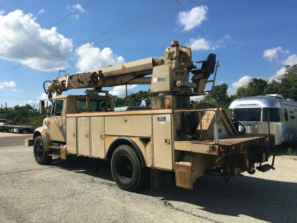 low original miles 1998 International 4900 truck