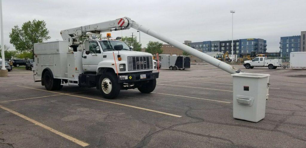 very solid 1999 GMC C7500 truck