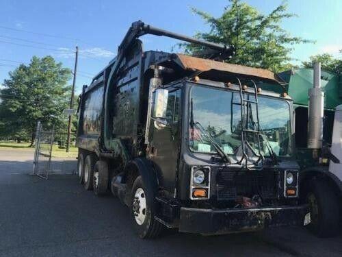 good shape 2000 Mack MR 688S truck