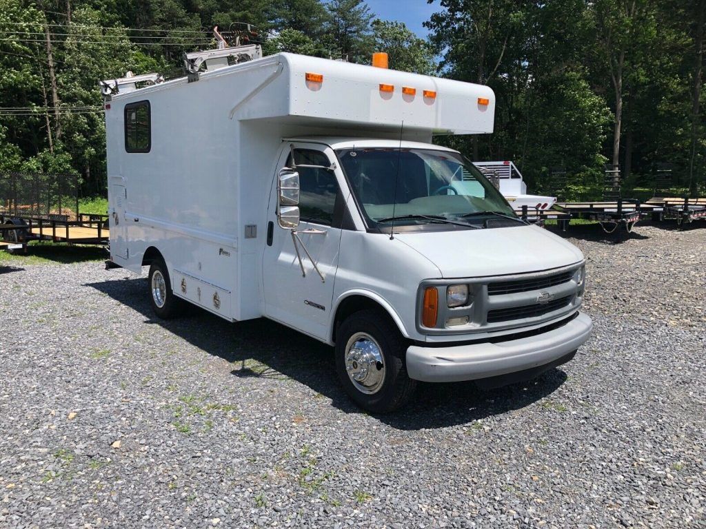 low miles 2000 GMC G3500 truck