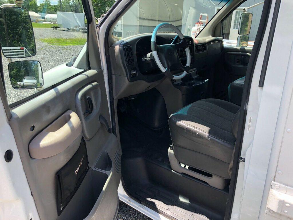 low miles 2000 GMC G3500 truck