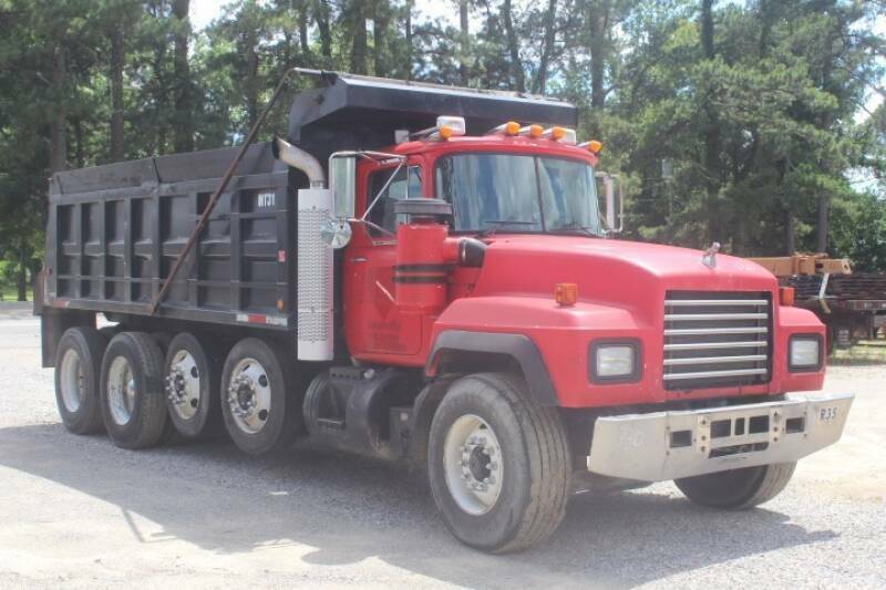 quad axle 2000 Mack RD688S truck