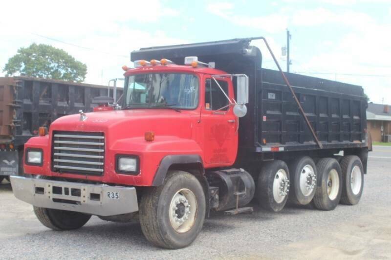 quad axle 2000 Mack RD688S truck
