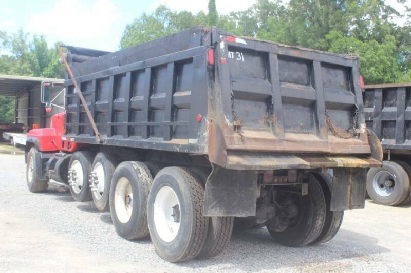 quad axle 2000 Mack RD688S truck