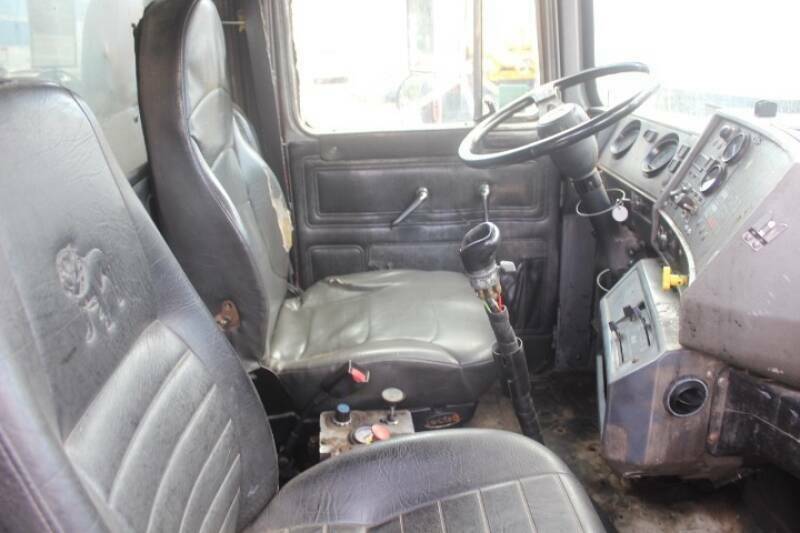 quad axle 2000 Mack RD688S truck