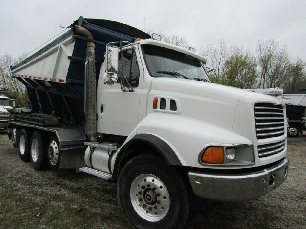 Stone Gravel Spreader 2000 MACK Lt9500 truck