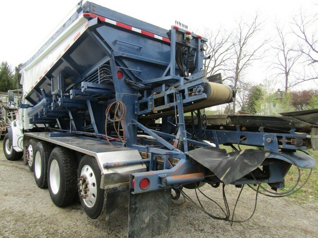 Stone Gravel Spreader 2000 MACK Lt9500 truck