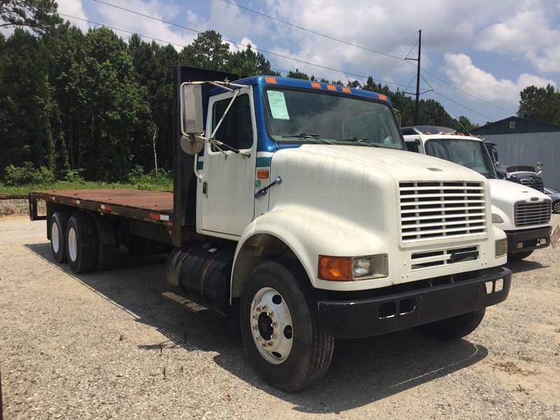 good solid 2000 International 8100 truck