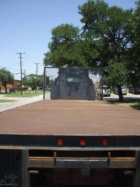 Moffett Piggie 2002 Chevrolet C8500 truck