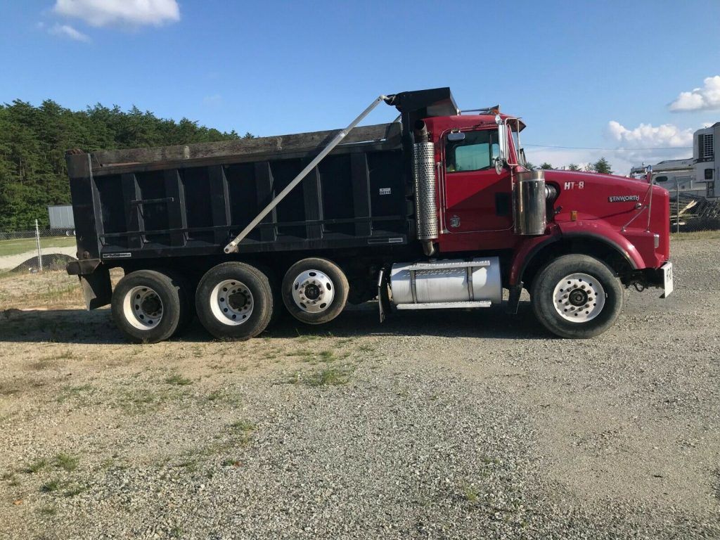newly rebuilt engine 2001 Kenworth T800 truck