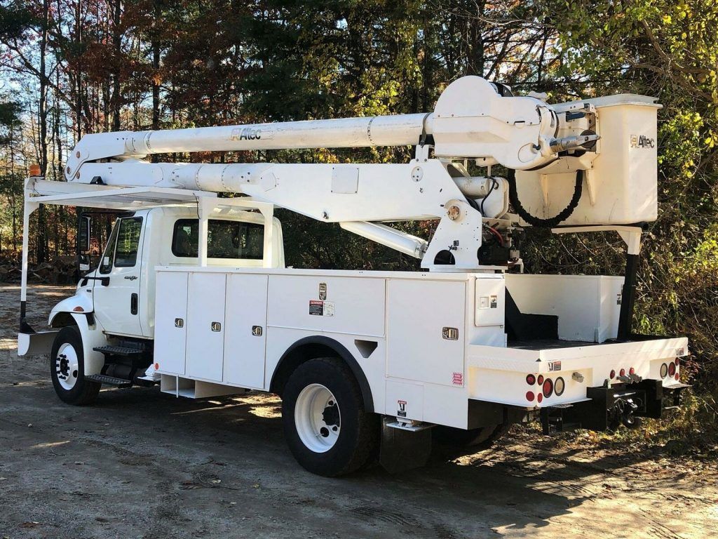 clean 2009 International 4300 truck