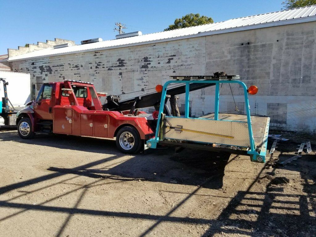 pretty good shape 2002 International 4300 wrecker truck