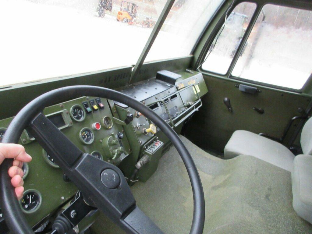 super clean 1996 Stewart & Stevenson M1078 4×4 truck