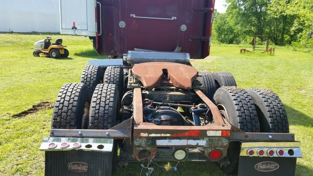 solid 1991 Peterbilt 378 truck
