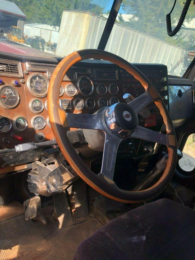 strong 1991 Peterbilt 379 truck