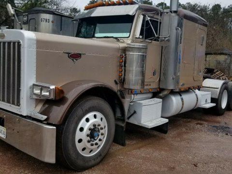 very nice 2002 Peterbilt 379 truck for sale