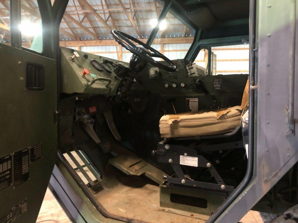 nice low miles 1995 Oshkosh M978 8×8 Military Tanker Truck