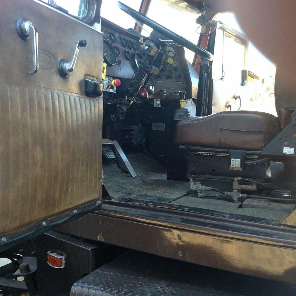 Exceptional shape 1975 Autocar truck