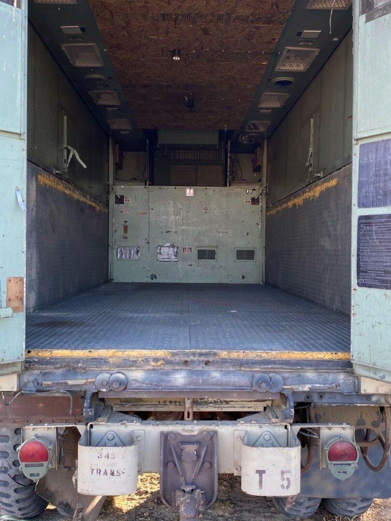 low miles rebuilt 1970 Kaiser JEEP military truck