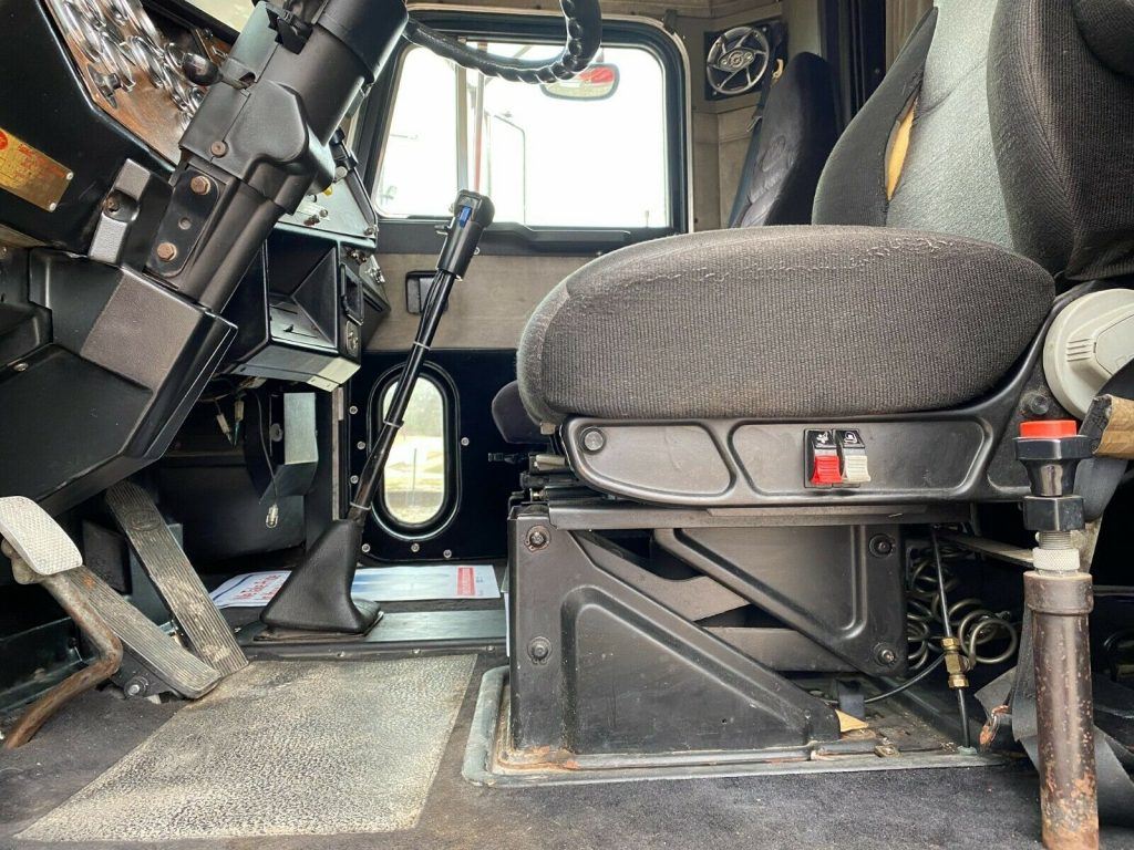 1990 Peterbilt 379 truck [great shape]