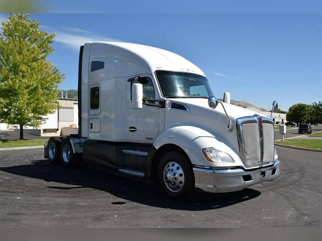 2016 Kenworth T680 truck [super clean]