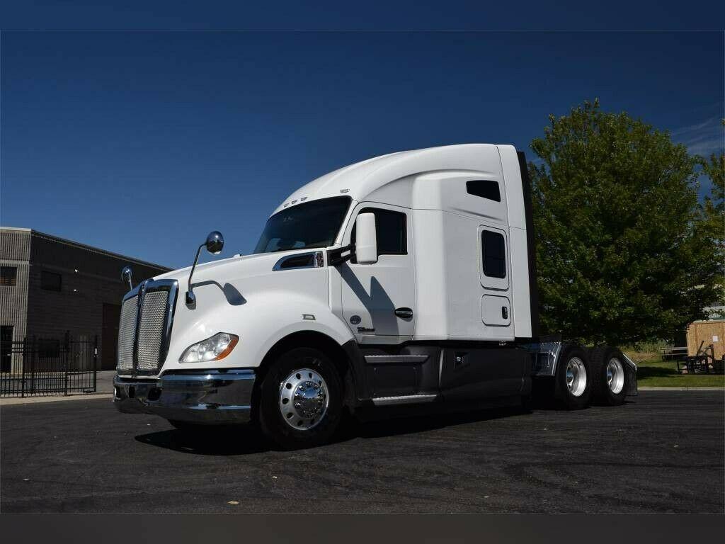 2016 Kenworth T680 truck [super clean]