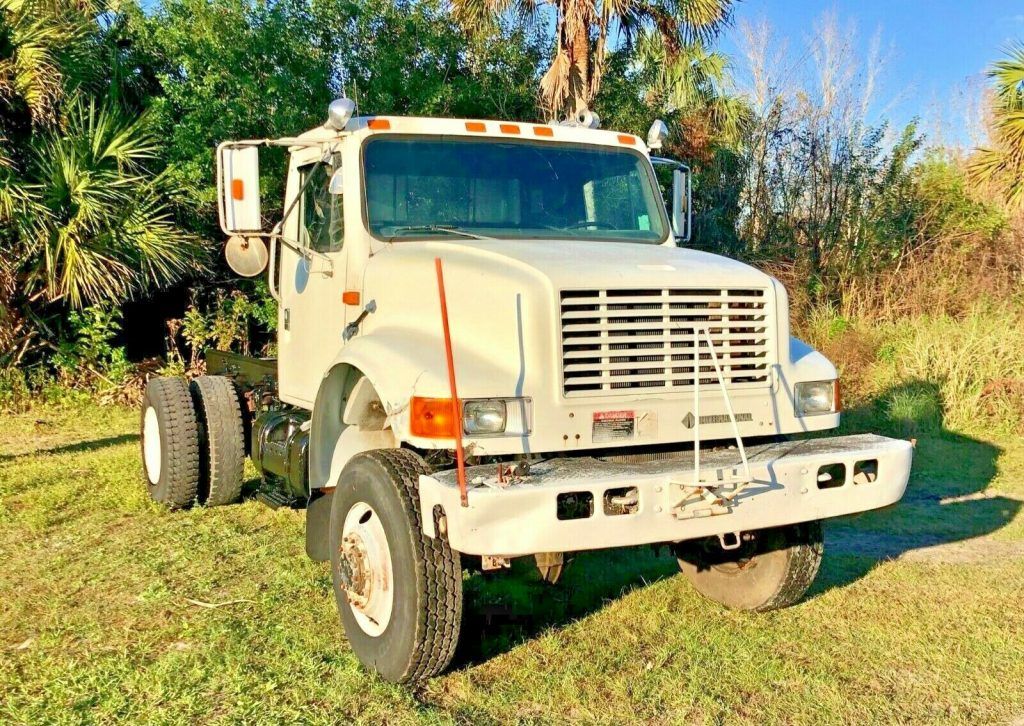 1992 International 4800 truck [rust free]