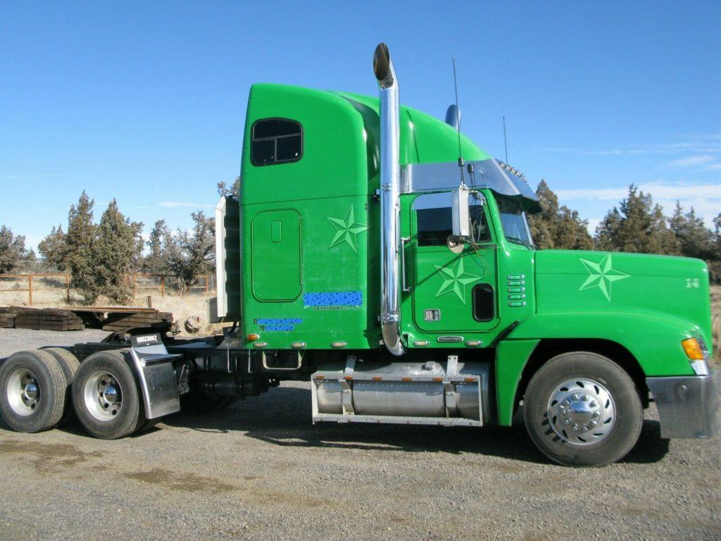 2000 Freightliner FLD 120 Condo [new parts installed]